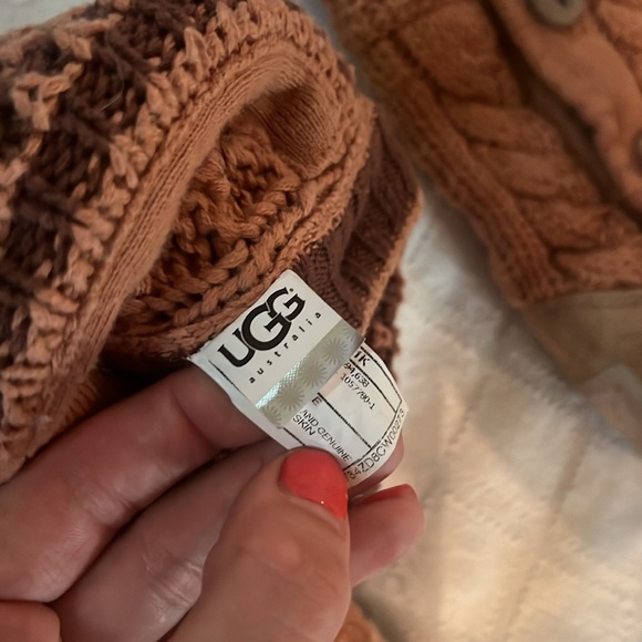 Button up knit uggs - Picture 5 of 7